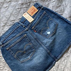 Brand new Levi’s denim skirt